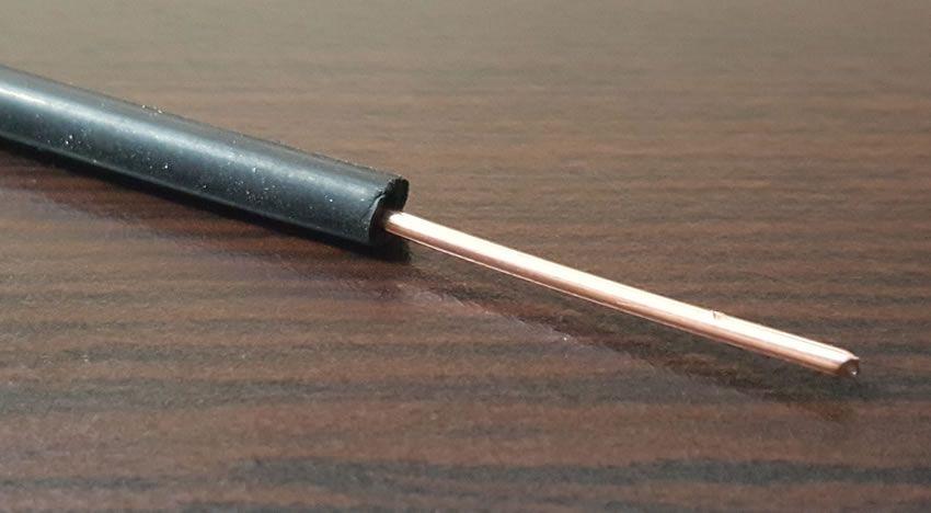 I threaded 1.5mm2 copper wire through my conductive rubber tubing