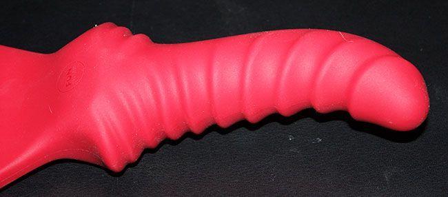 The handle has lots of texture and a fantastic g-spot tip