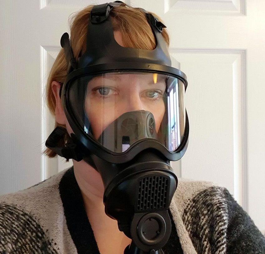 A rare selfie from me showing this lovely gas mask from meo.de