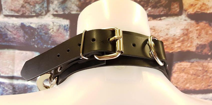 Image showing the locking mechanism of the Honour HNRX Rubber Collar