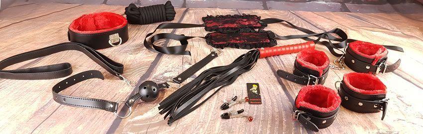 Image showing the contents of this BDSM starter set