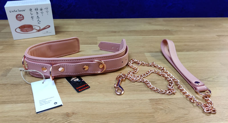 Image showing the contents of the Pink Dream Collar & Leash Set