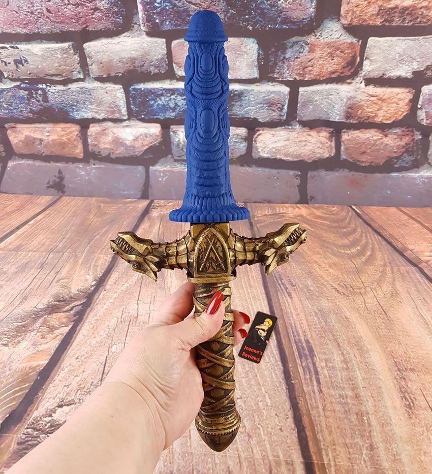 Image showing the Draken dildo on the Drago handle