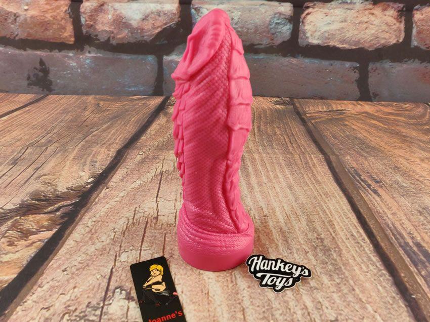 Image showing the textures on the XS Dragon dildo