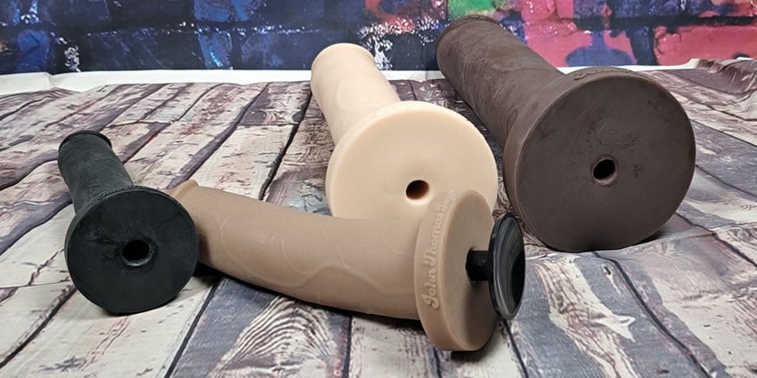 Image showing the vac-u-lock compatible hole in the base of Inmate and the sution cup adaptor