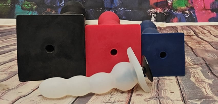 Image showing the vac-u-lock compatible suction cup adaptor in the base of the small Maestro