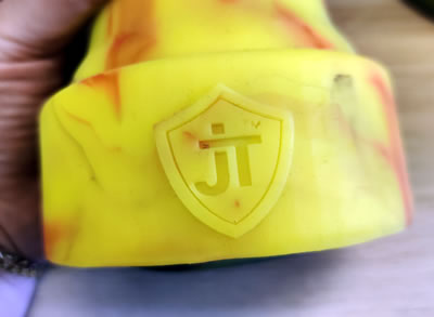 Imasge montrant la marque JTT