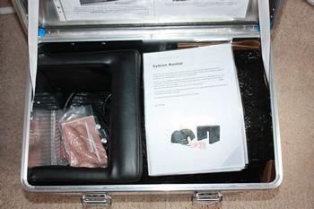 La machine est arrivée dans un coffre en aluminium très sécurisé