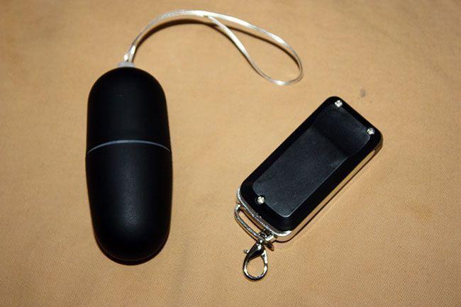 This stylish remote vibrating egg is a lot of fun to use on your own or with a partner