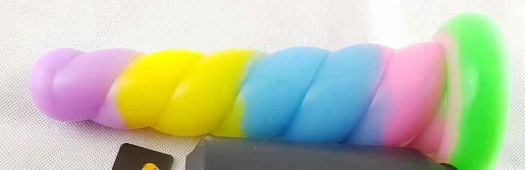 Split Peaches Unicorn Dildo Review