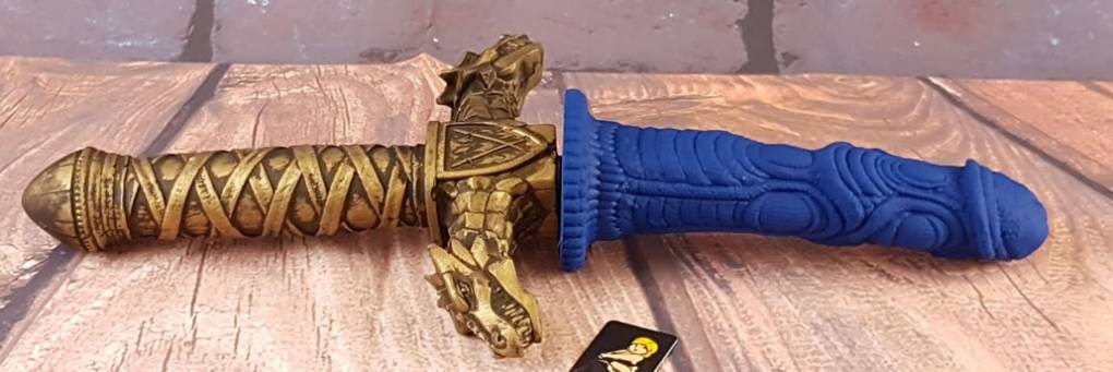 Царство Фаллоимитатор с драконьим драконом и ручкой для меча